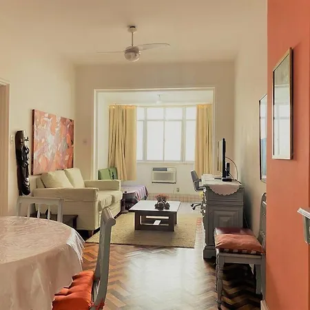 Excelente Apartamento na Quadra da Praia-2